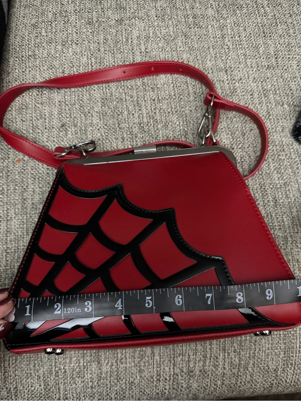 Lost Queen Spiderweb Appliqué Kisslock Bag - Picture 5 of 6
